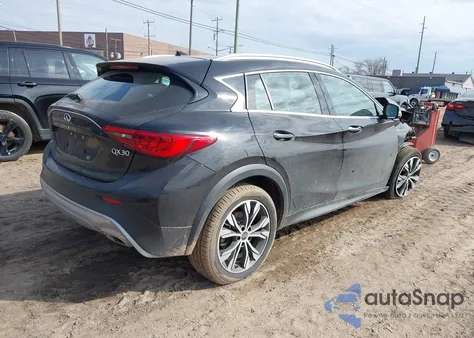 2017 Infiniti Qx30 Luxury z USA, uszkodzony, nr VIN SJKCH5CR5HA021149